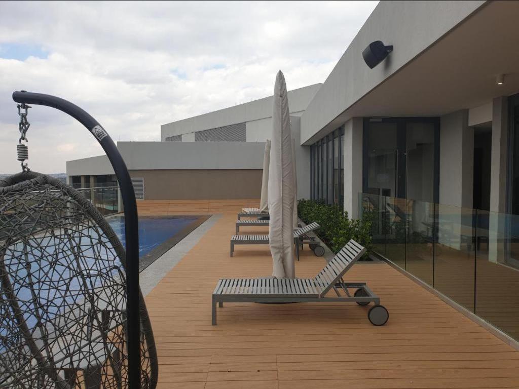 Menlyn Maine Apartments Pretoria-Noord Exterior foto