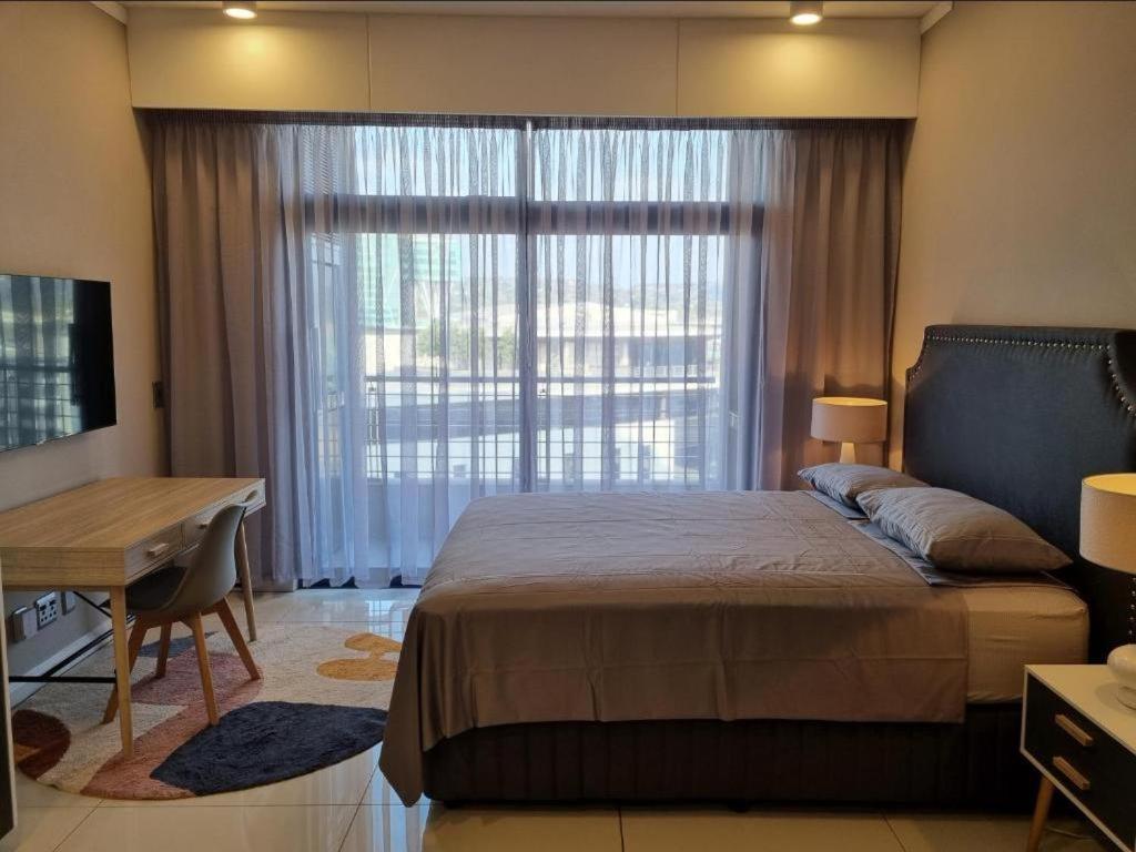 Menlyn Maine Apartments Pretoria-Noord Exterior foto