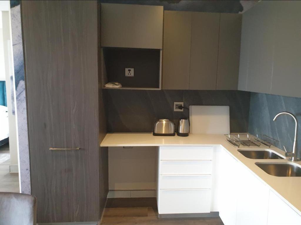 Menlyn Maine Apartments Pretoria-Noord Exterior foto